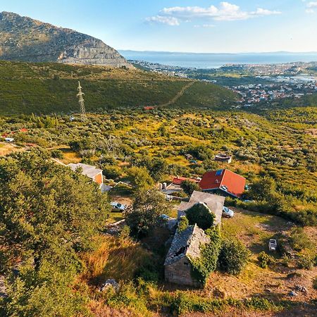 Вілла Olive Garden House In Zrnovnica With A View & Bbq Екстер'єр фото
