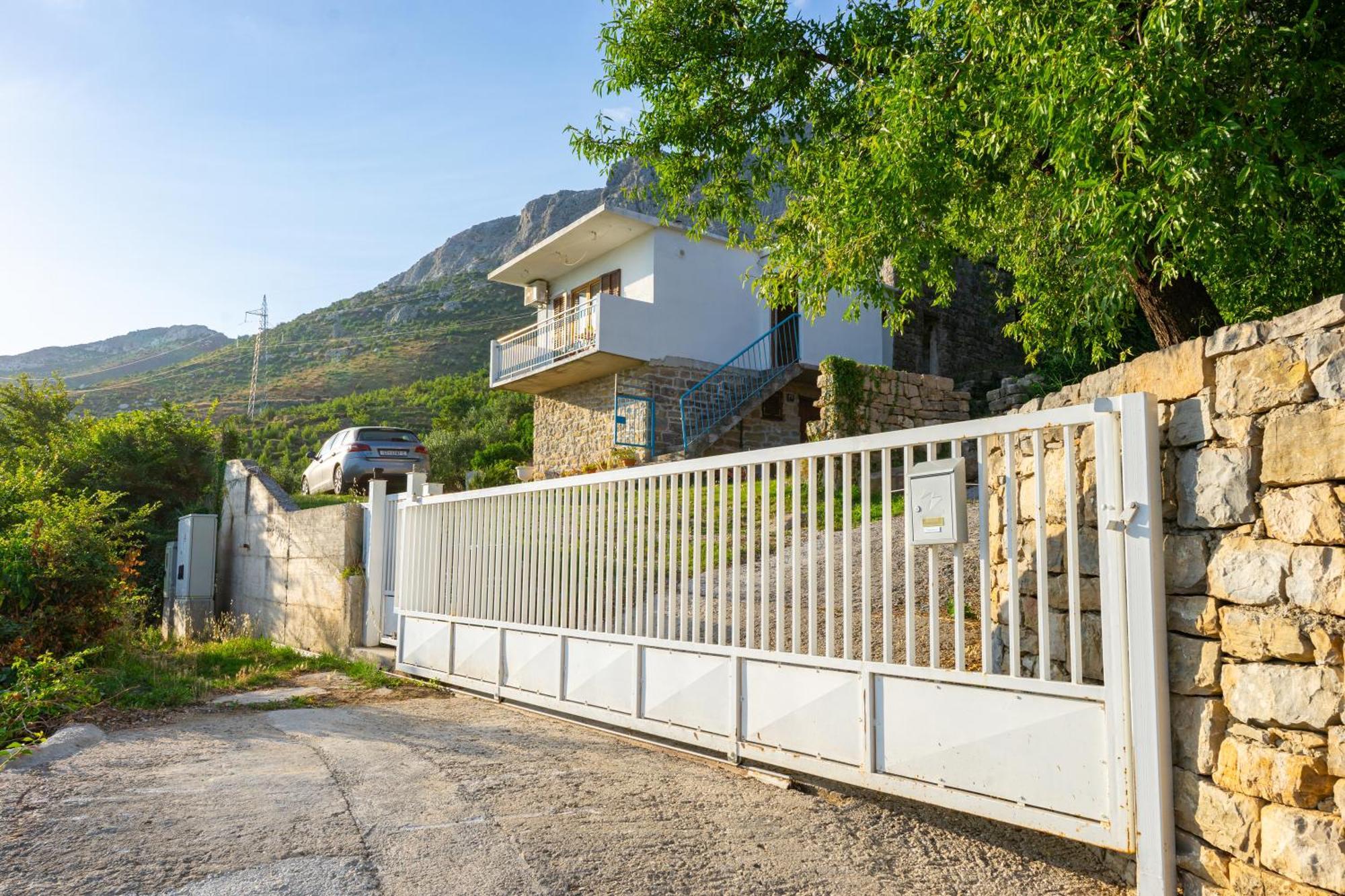 Вілла Olive Garden House In Zrnovnica With A View & Bbq Екстер'єр фото